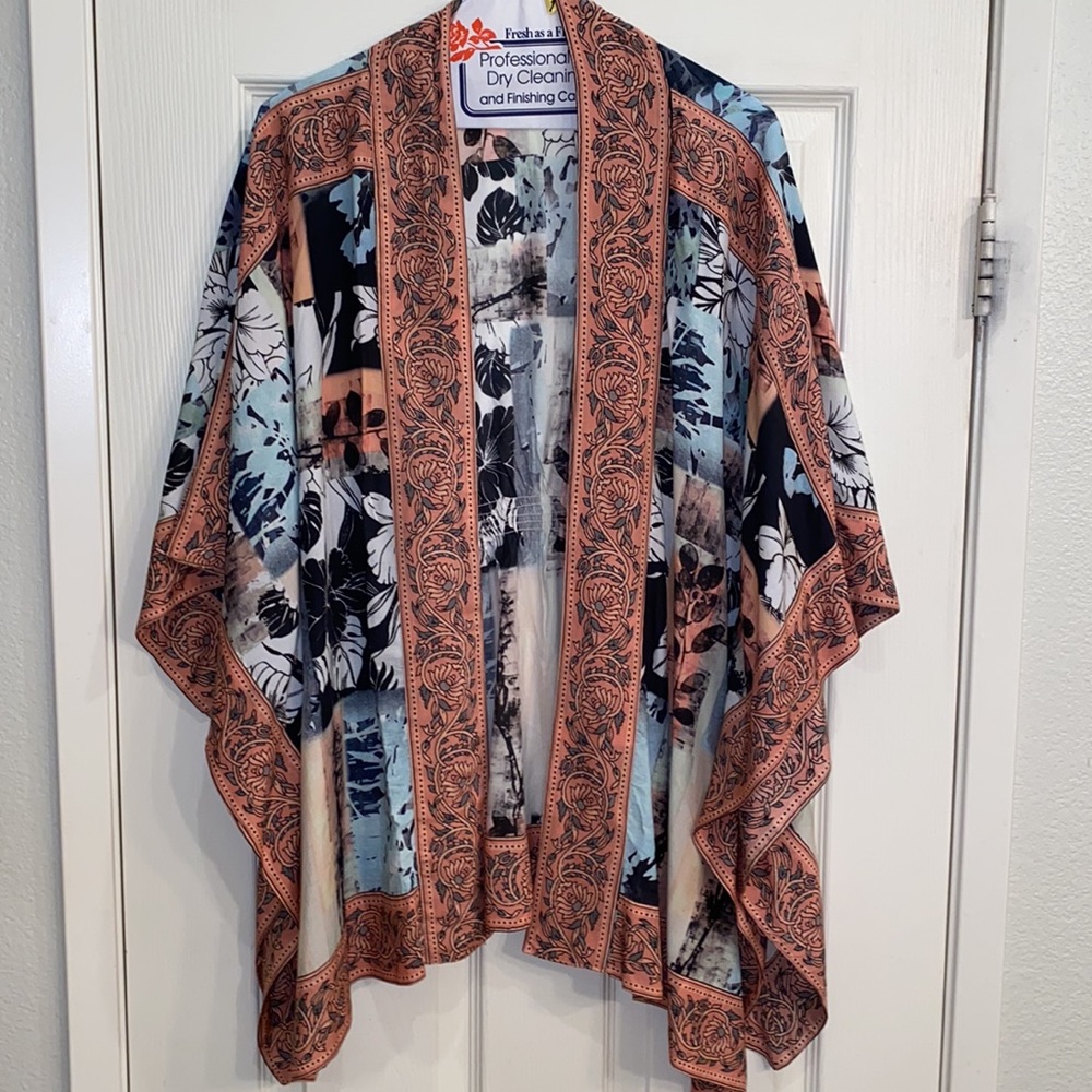 Tolani Collection cape - Picture 1 of 11